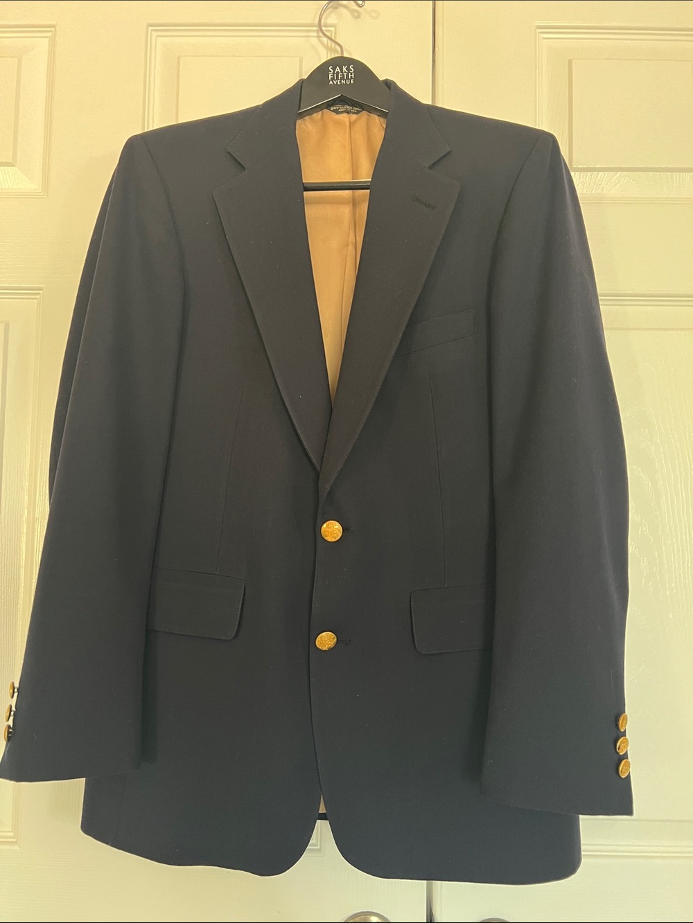 Vintage bill blass USA Timeless Navy Sport Coat with Gold Buttons and Tan Lining